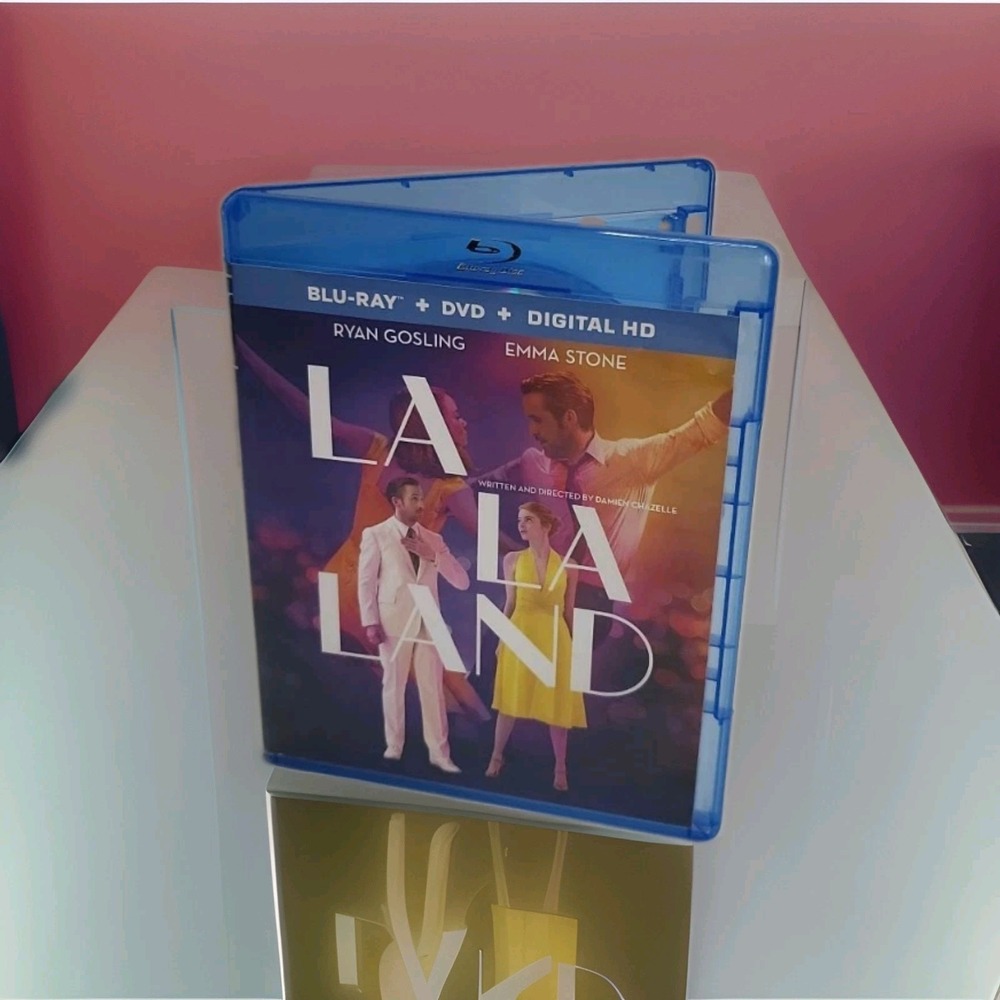 La La Land [Blu-ray + DVD + Digital HD]  blu_ray Used - Very Good